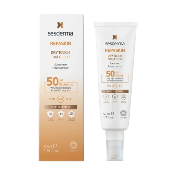 Bloqueador solar Repaskin Tacto de seda con color SESDERMA